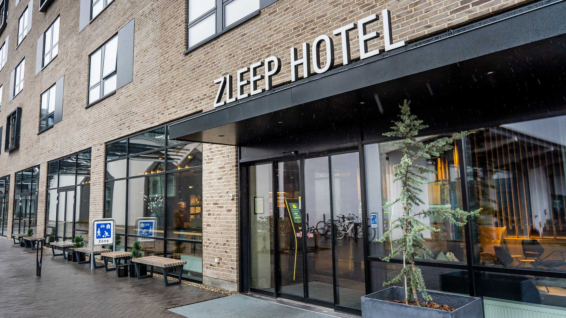 Zleep Hotel Aalborg, Indgang